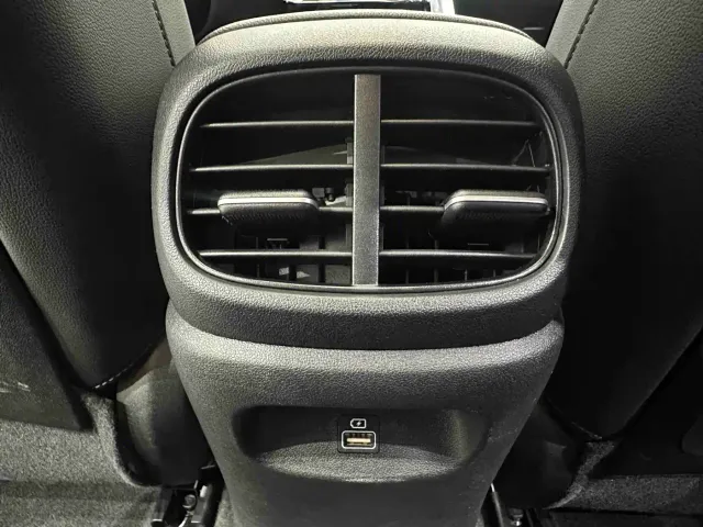 Hyundai Elantra — Фото автомобиля 15
