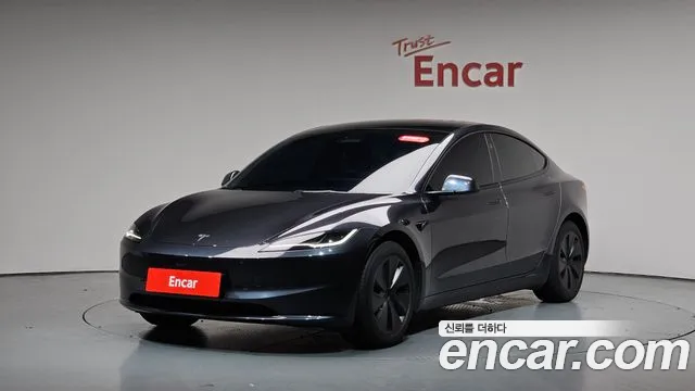 Tesla Model 3 — Фото автомобиля 5