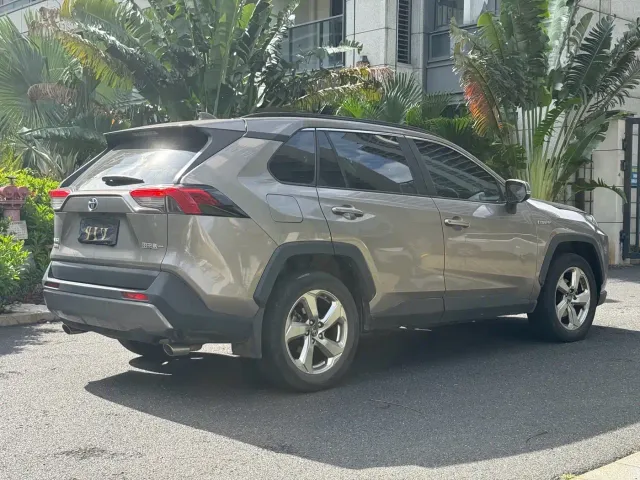 Toyota RAV4 Rongfang Dual Engine E+ — Фото автомобиля 9