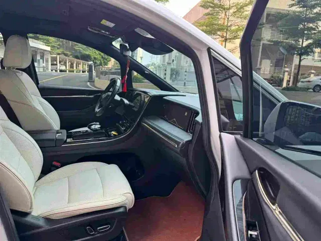 GAC Trumpchi M8 — Фото автомобиля 8