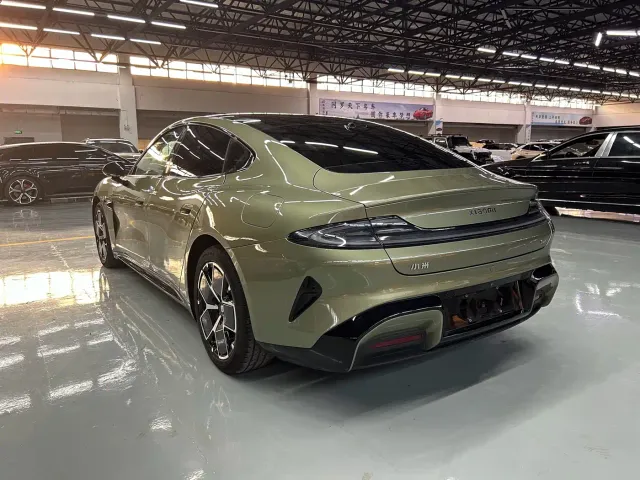 Xiaomi SU7 — Фото автомобиля 12