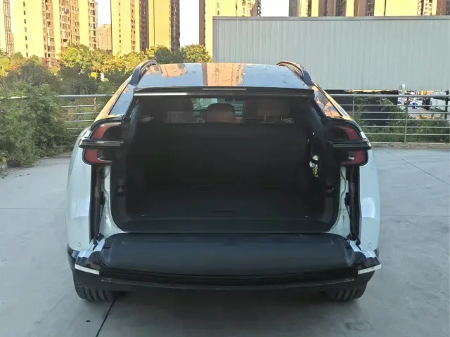 Changan Qiyuan E07 — Фото автомобиля 9