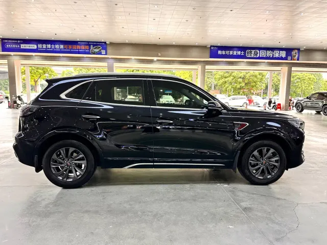 Hongqi HS5 — Фото автомобиля 19