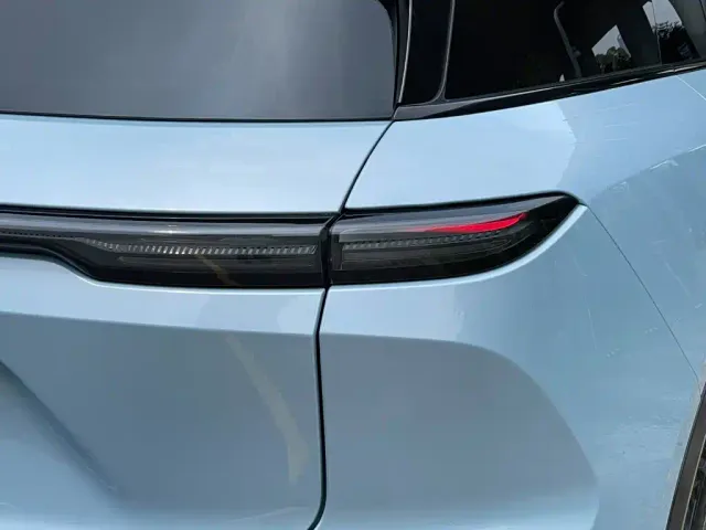 Nio ES6 — Фото автомобиля 24