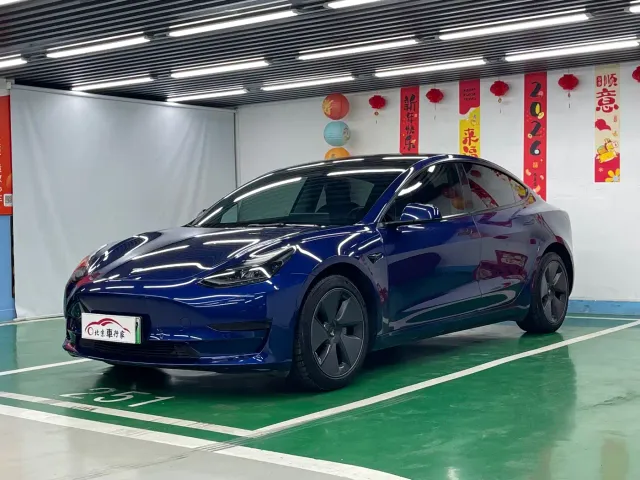 Фотография автомобиля — Tesla Model 3
