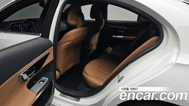 Mercedes-Benz E-Class — Фото автомобиля 22