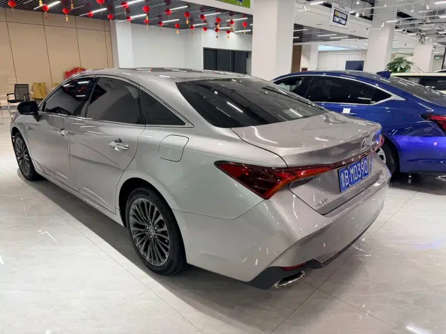 Toyota Avalon — Фото автомобиля 4