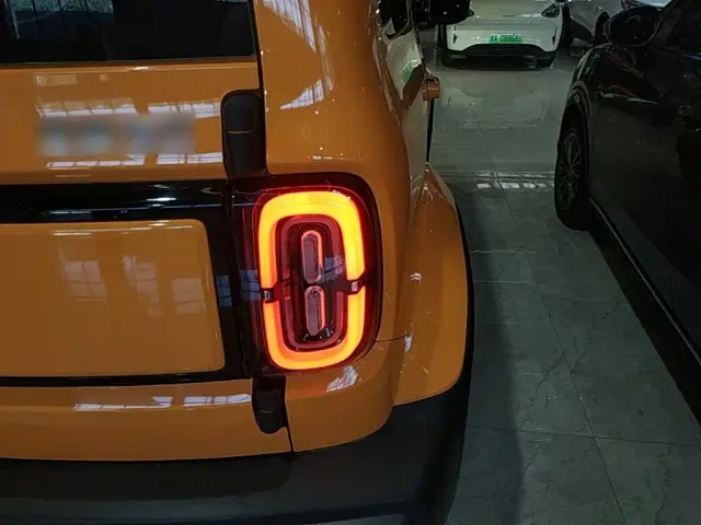 Baojun Yep — Фото автомобиля 23