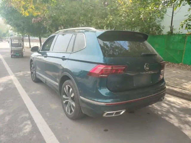 Volkswagen Tiguan L — Фото автомобиля 4