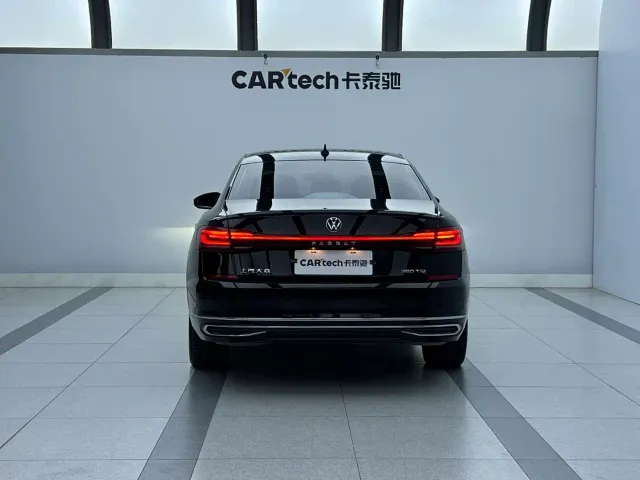 Volkswagen Passat — Фото автомобиля 3
