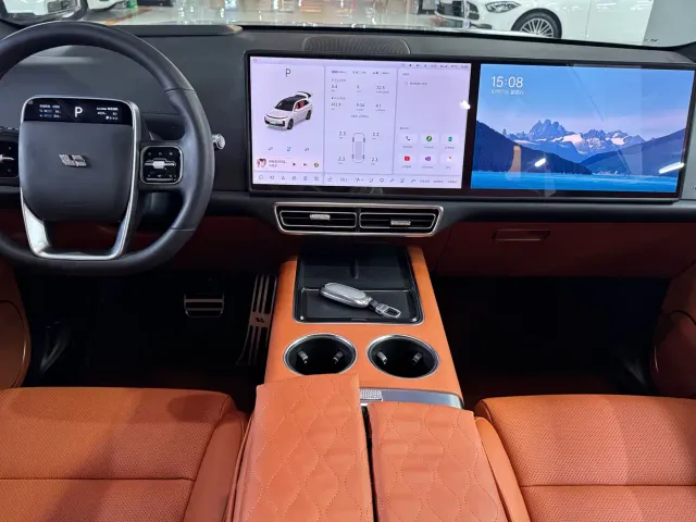 Li Auto L7 — Фото автомобиля 10