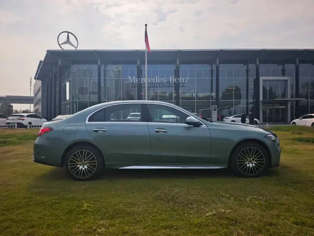 Mercedes-Benz C-Class — Фото автомобиля 4