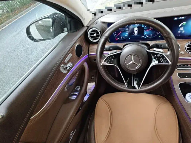 Mercedes-Benz E-Class — Фото автомобиля 6