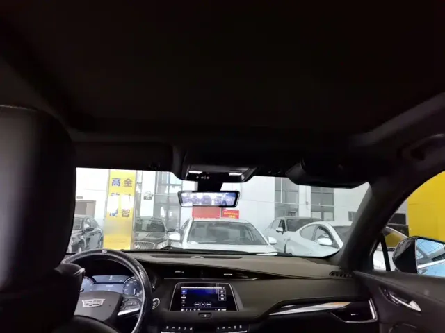 Cadillac XT4 — Фото автомобиля 17