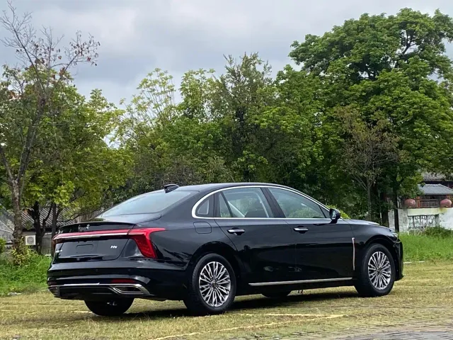 Hongqi H5 — Фото автомобиля 21