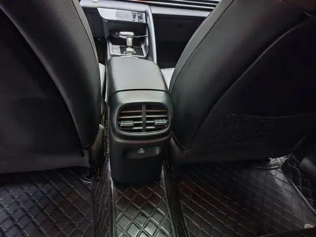 Hyundai Elantra — Фото автомобиля 23