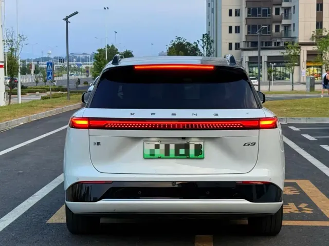 Xpeng G9 — Фото автомобиля 9
