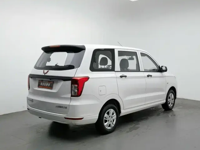 Wuling Hongguang — Фото автомобиля 2