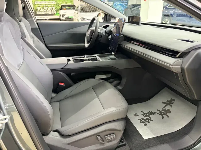 Toyota bZ3 — Фото автомобиля 11