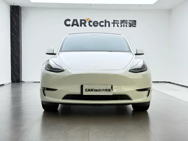 Tesla Model Y — Фото автомобиля 2