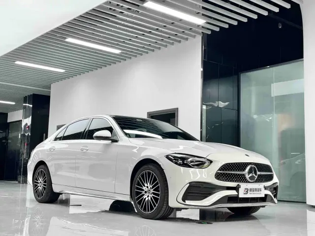 Mercedes-Benz C-Class — Фото автомобиля 3