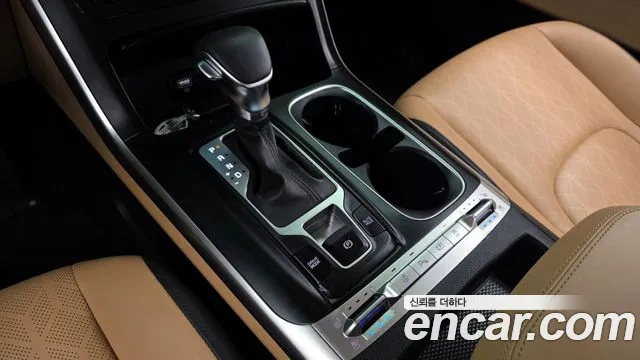 Kia Canival Carnival 4 поколение Дизель 9 мест Prestige — Фото автомобиля 9