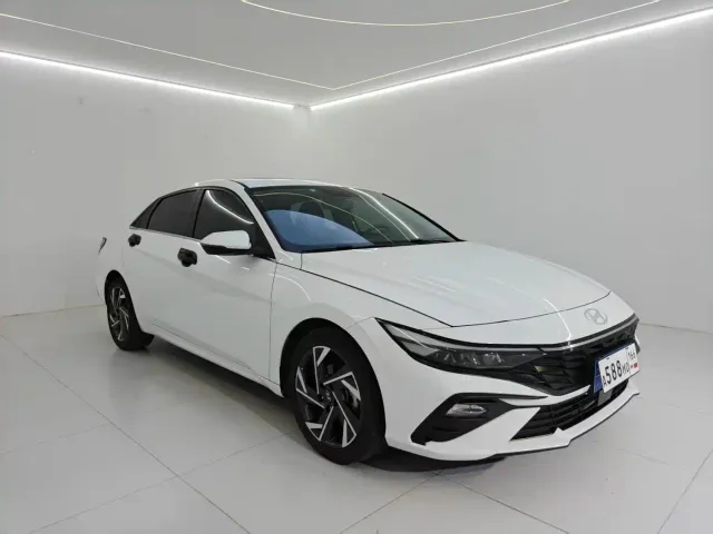 Hyundai Elantra — Фото автомобиля 3