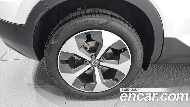 Вольво XC40 B4 Ultra Bright — Фото автомобиля 5