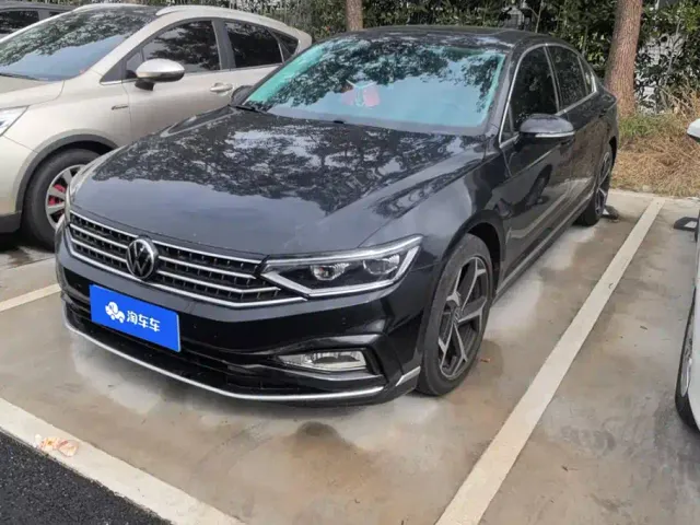 Фотография автомобиля — Volkswagen Magotan
