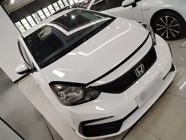 Honda Fit — Фото автомобиля 3
