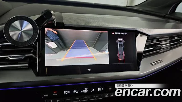 Audi Q4 e-tron F4 — Фото автомобиля 21