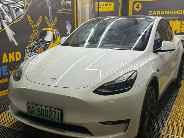 Tesla Model Y — Фото автомобиля 7