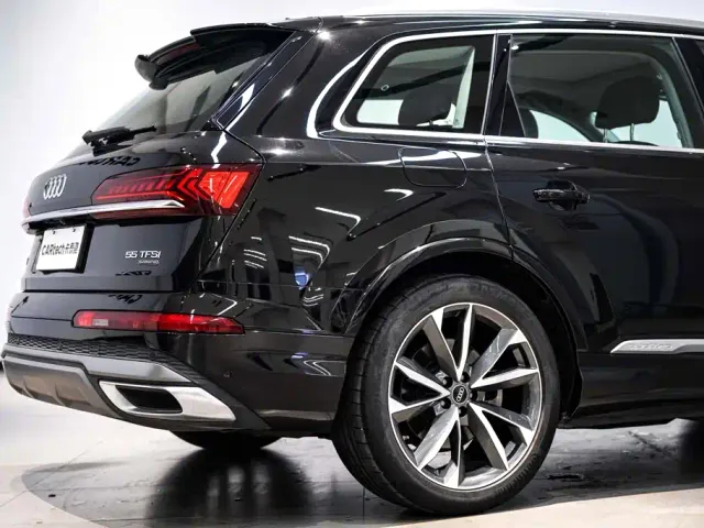 Audi Q7 — Фото автомобиля 9