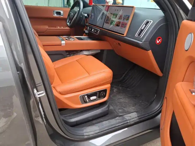 Li Auto L8 — Фото автомобиля 8