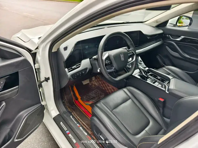 Bestune B70 — Фото автомобиля 4