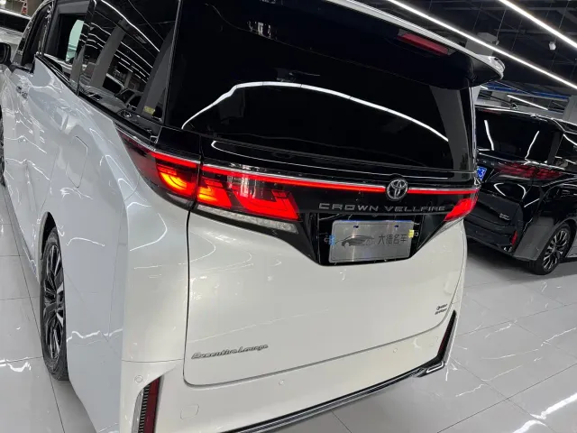 Toyota Vellfire — Фото автомобиля 7