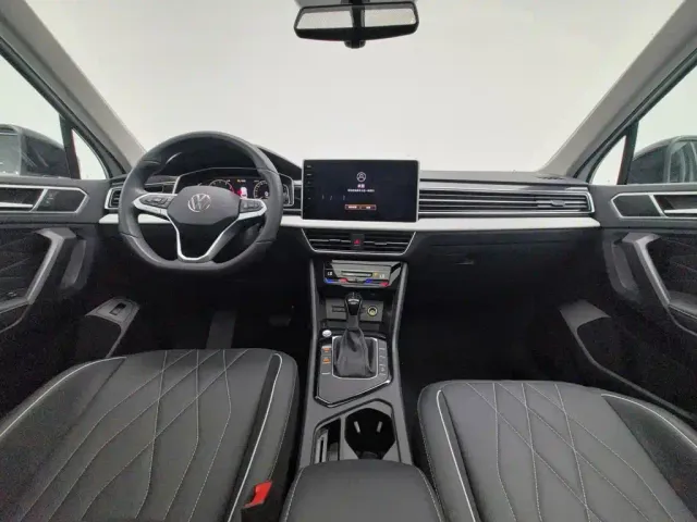 Volkswagen Tiguan L — Фото автомобиля 5