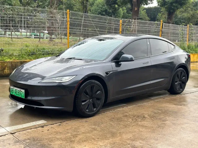 Фотография автомобиля — Tesla Model Y