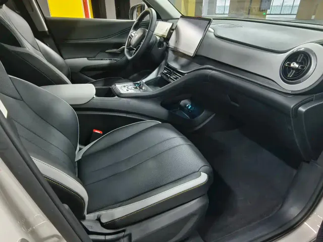 BYD Seal 05 DM-i — Фото автомобиля 10