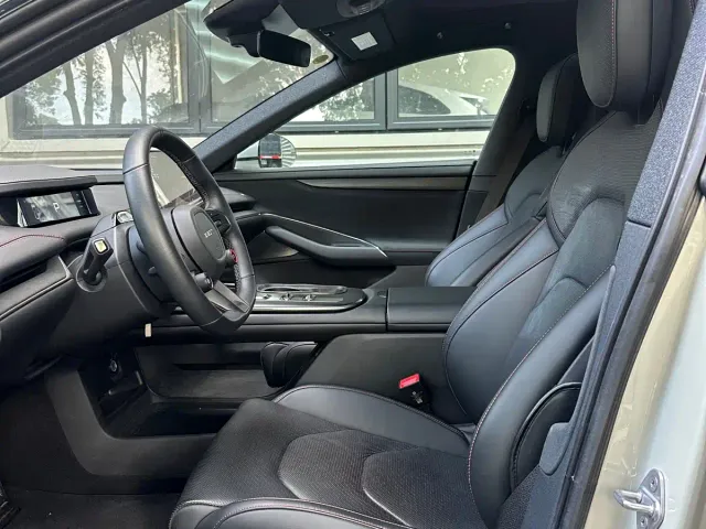 Xiaomi SU7 — Фото автомобиля 6