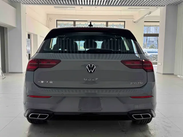 Volkswagen Golf — Фото автомобиля 5