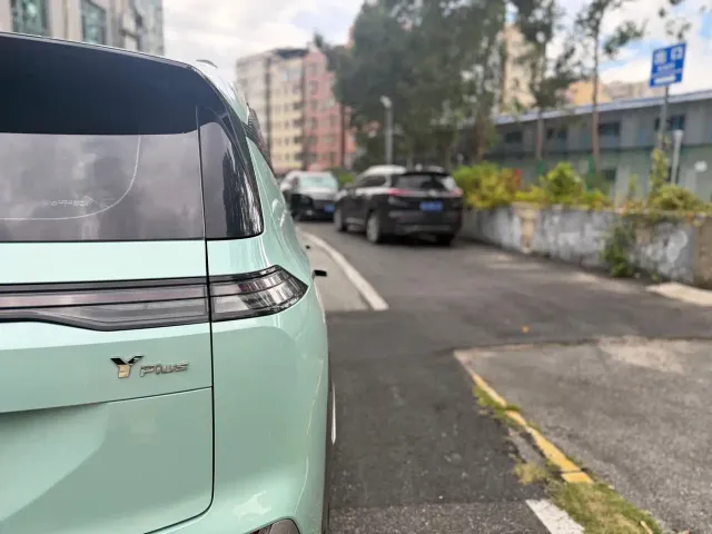 GAC Aion Y — Фото автомобиля 18