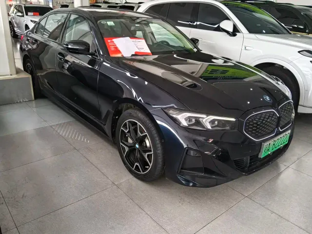 BMW i3 — Фото автомобиля 3