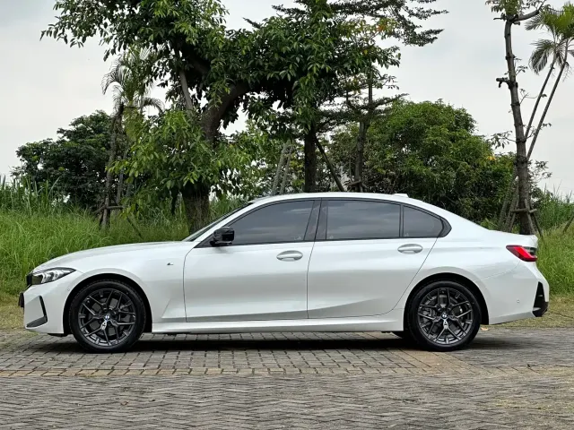 BMW 3 Series — Фото автомобиля 16