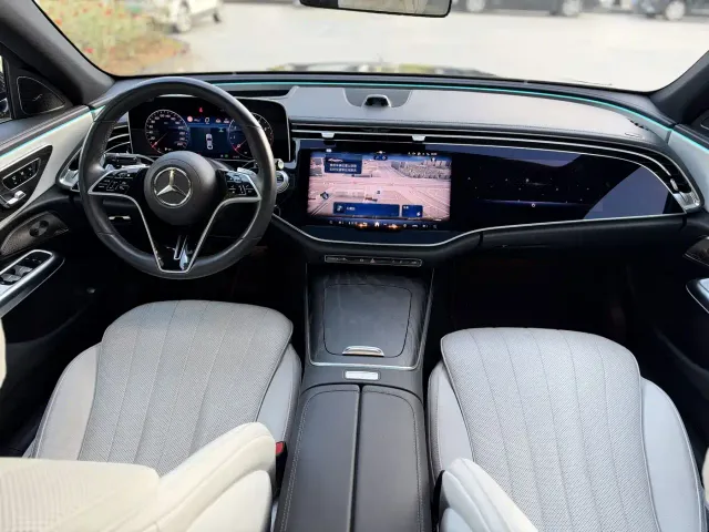 Mercedes-Benz E-Class — Фото автомобиля 11