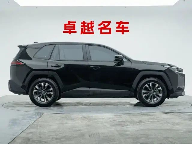 Toyota RAV4 — Фото автомобиля 4
