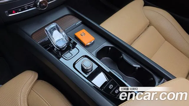 Volvo XC60 Generation 2 — Фото автомобиля 9