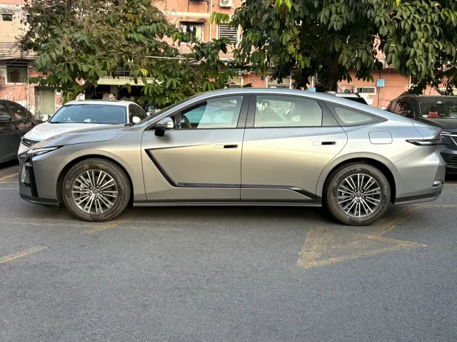 Lexus ES — Фото автомобиля 3