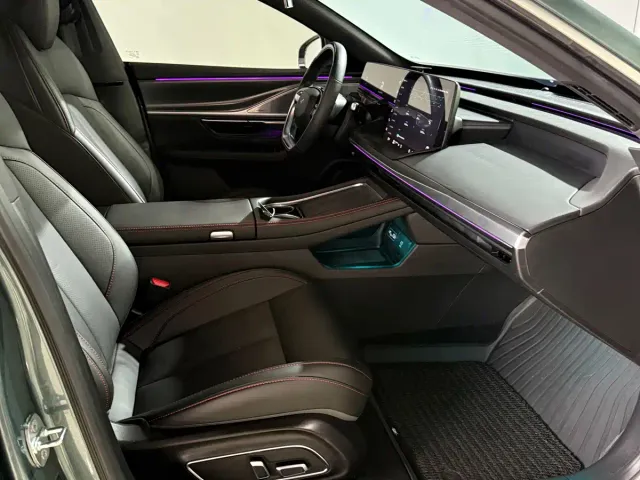 Xpeng P7 — Фото автомобиля 15