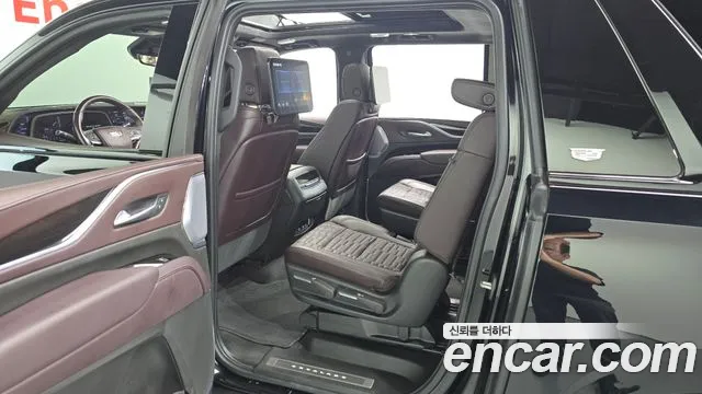 Cadillac Escalade 5th Gen — Фото автомобиля 11